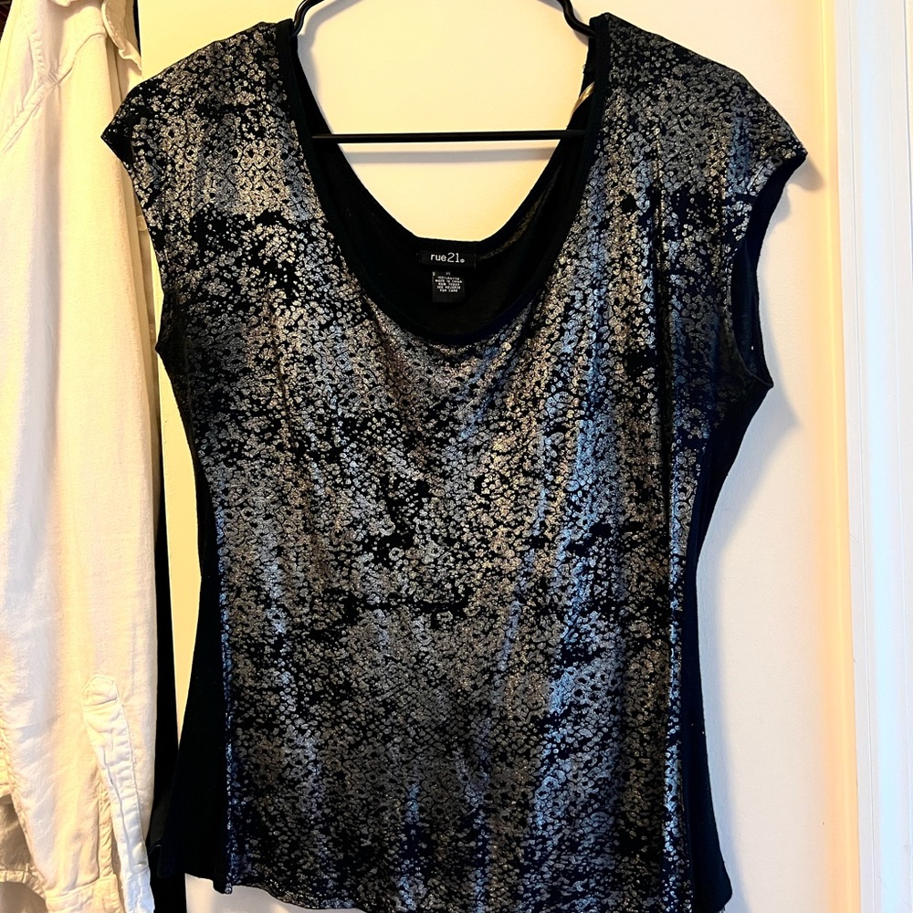 Various M size t-shirts from different brand.